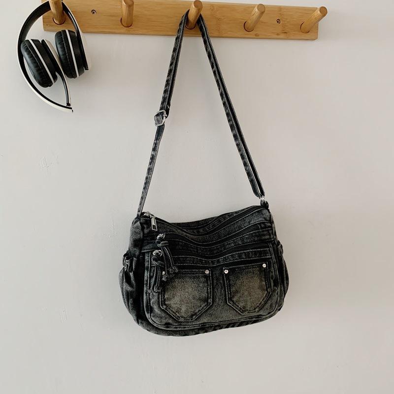 New Fashi Korean Style Crossbody Bag Lightweight Small Square Casual and Simple Commuting Bag Fashi Versatile Shoulder Bag чёрный
New Fashi Korean Style Crossbody Bag Lightweight Small Square Casual and Simple Commuting Bag Fashi Versatile Shoulder Bag чёрный