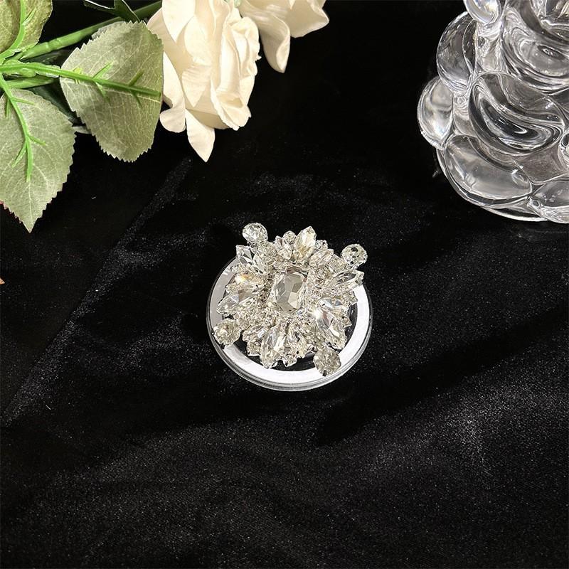 Magnetic Mobile Phone Airbag Holder Magsafe Desktop Extendable Rhinestone Light Luxury Gemstone Pearl Lazy Ring Buckle
Magnetic Mobile Phone Airbag Holder Magsafe Desktop Extendable Rhinestone Light Luxury Gemstone Pearl Lazy Ring Buckle