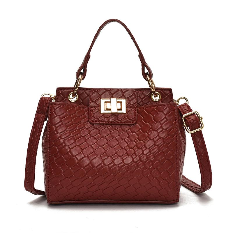 Stone pattern bag new fashion niche bag versatile temperament handbag solid color fashion messenger bag червоний
Stone pattern bag new fashion niche bag versatile temperament handbag solid color fashion messenger bag червоний