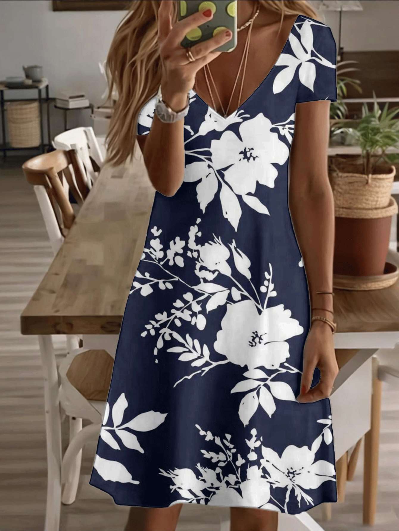 Vneck shortsleeve midi dress navy floral pattern women’s dress elegant flower print 3D highquality printing durable fabric casual and fashionable 9XL дубильна кора
Vneck shortsleeve midi dress navy floral pattern women’s dress elegant flower print 3D highquality printing durable fabric casual and fashionable 9XL дубильна кора