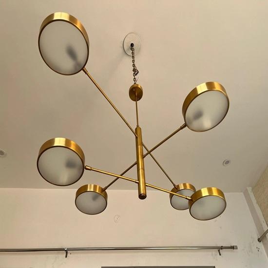Modern LED Chandelier with Rotating Arms 6-Arm Drum Shade Ceiling Light 139.7 cm Adjustable Pendant Dining Table, Kitchen
Modern LED Chandelier with Rotating Arms 6-Arm Drum Shade Ceiling Light 139.7 cm Adjustable Pendant Dining Table, Kitchen