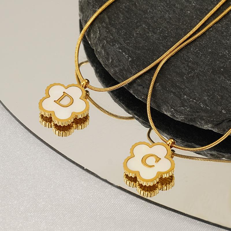 Stainless steel five-leaf clover 18K letter necklace high sense 26 shell letter pendant jewelry
Stainless steel five-leaf clover 18K letter necklace high sense 26 shell letter pendant jewelry