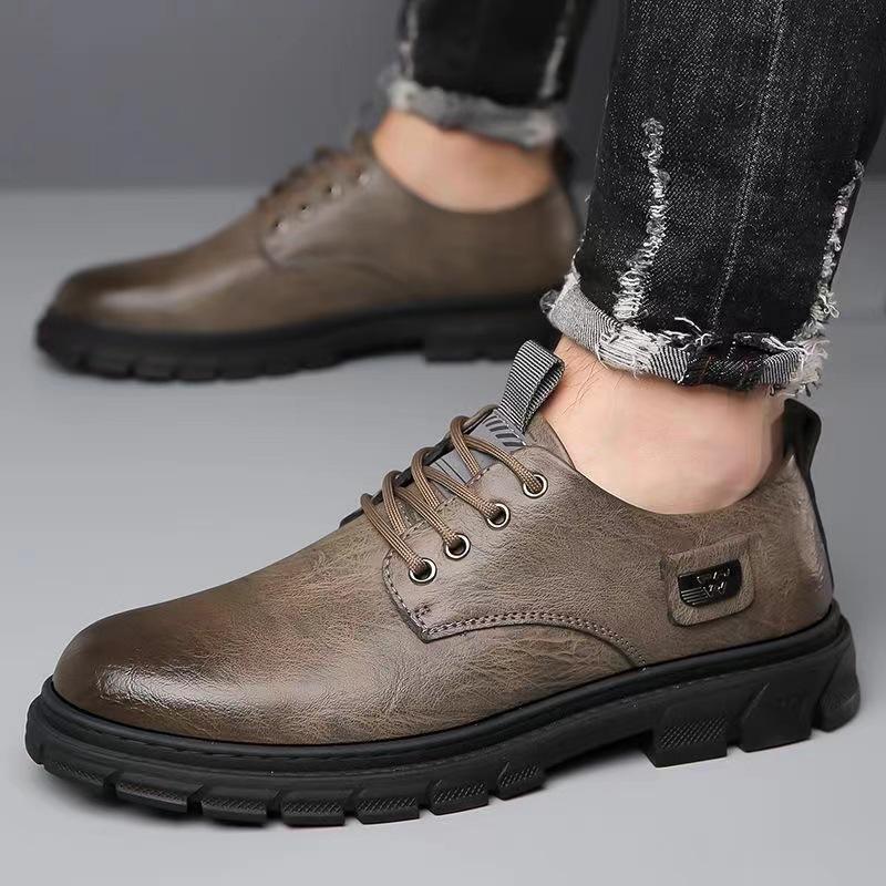 Men s leather shoes 2025 breathable casual shoes men s British style workwear shoes anti slip soft soled leather shoes 44
Men s leather shoes 2025 breathable casual shoes men s British style workwear shoes anti slip soft soled leather shoes 44