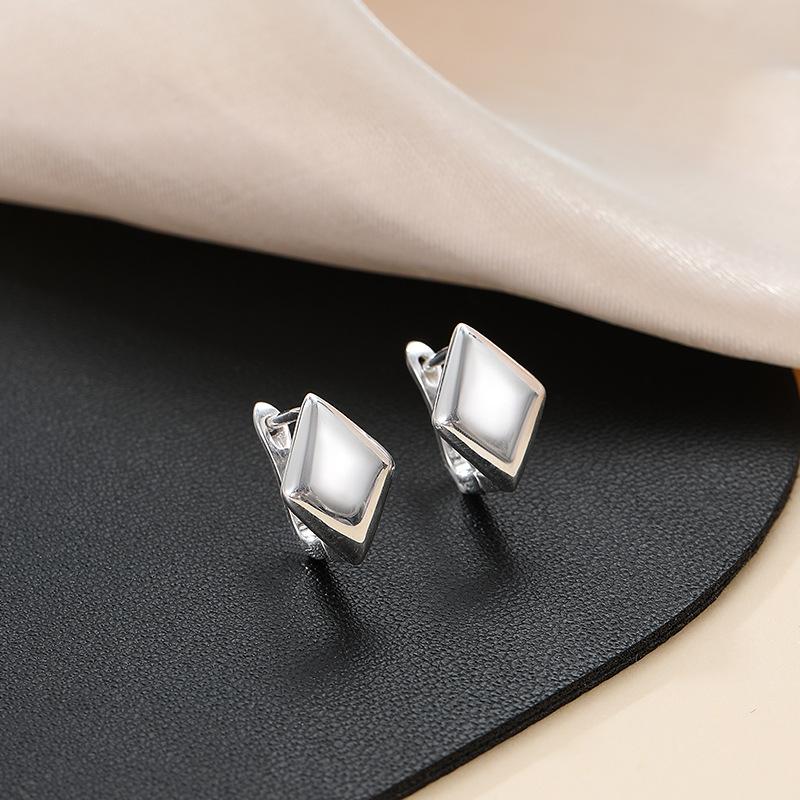 Серьги-квадраты из стерлингового серебра 925 пробы Banyan Tree - Корейский стиль, глянцевая холодная мода S925 Sterling Silver
Серьги-квадраты из стерлингового серебра 925 пробы Banyan Tree - Корейский стиль, глянцевая холодная мода S925 Sterling Silver