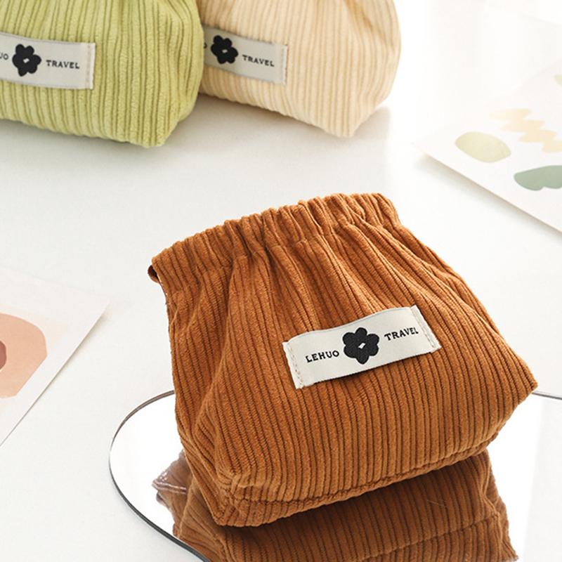 Mini Shrapnel Bag Coin Purse Women Change Storage Bag Travel Lipstick Cosmetic Bag Printing Fashion Coin Money Bags for Girls
Mini Shrapnel Bag Coin Purse Women Change Storage Bag Travel Lipstick Cosmetic Bag Printing Fashion Coin Money Bags for Girls