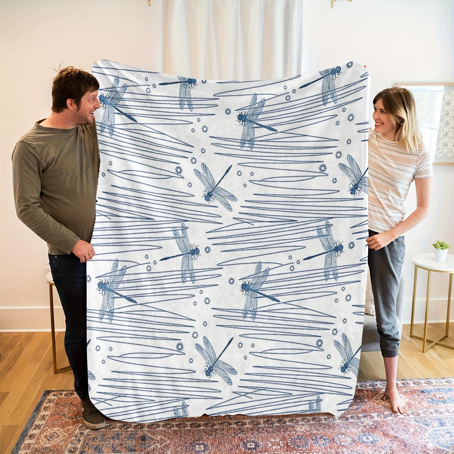 1pc Cozy Dragonfly-Themed HD Digital Print Flannel Blanket, Soft & Breathable Polyester, Elegant Blue & White Pattern Desig 75x90cm
1pc Cozy Dragonfly-Themed HD Digital Print Flannel Blanket, Soft & Breathable Polyester, Elegant Blue & White Pattern Desig 75x90cm