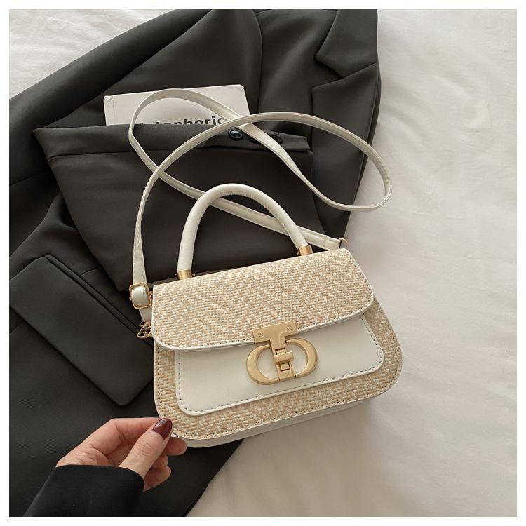 Wholesale cross-popular portable small square bag women s bag 2025 summer new plaid shoulder bag fashion lock messenger bag белый
Wholesale cross-popular portable small square bag women s bag 2025 summer new plaid shoulder bag fashion lock messenger bag белый