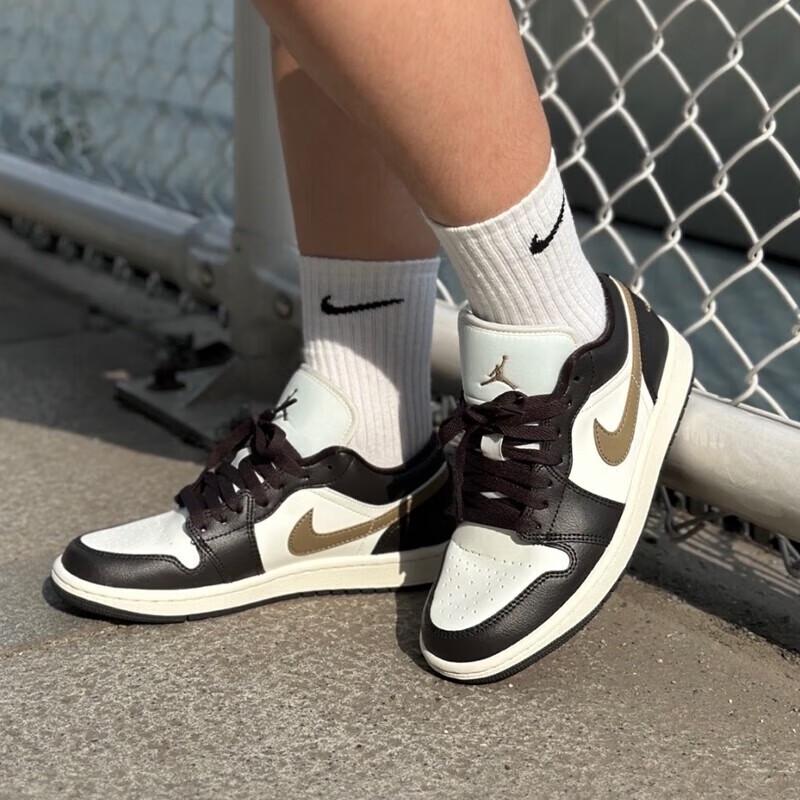 Nike Women s Seasonal Casual Basketball Shoes DC0774-200 US 8
Nike Women s Seasonal Casual Basketball Shoes DC0774-200 US 8