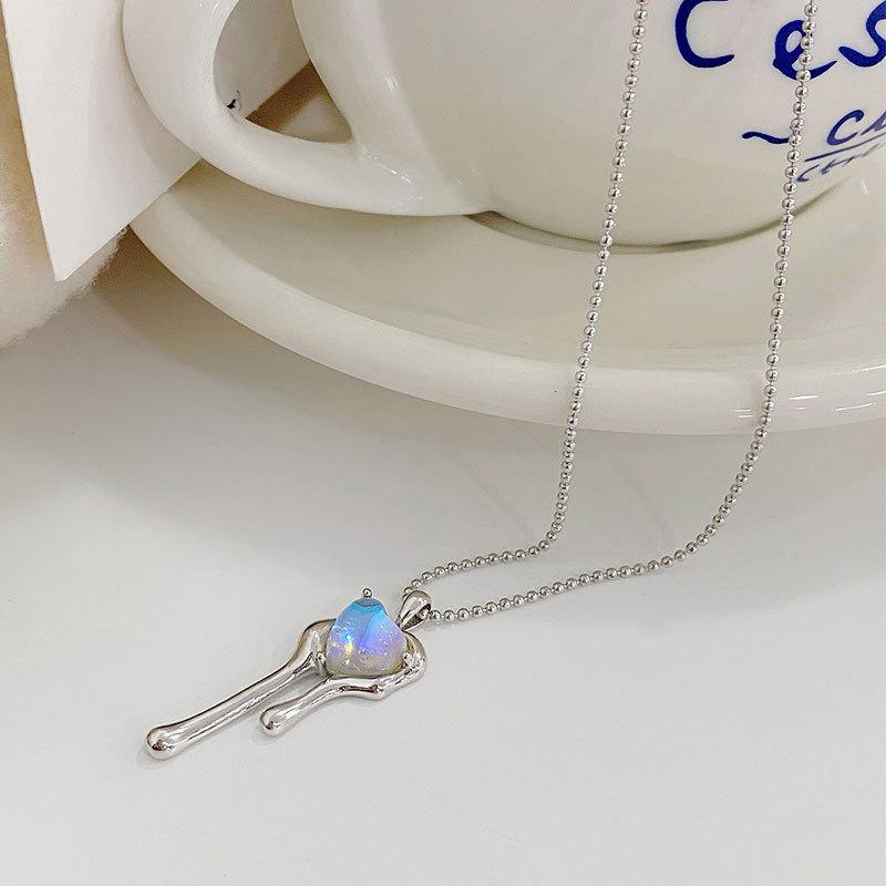 Ожерелье Love Liquid, милое и крутое, универсальный магический кулон, цепочка на ключицу, легкая роскошь, ощущение высокого класса