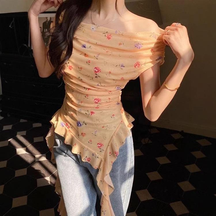 Женский облегающий топ с открытыми плечами, цветочным принтом и нерегулярным дизайном с лентами Small
Женский облегающий топ с открытыми плечами, цветочным принтом и нерегулярным дизайном с лентами Small