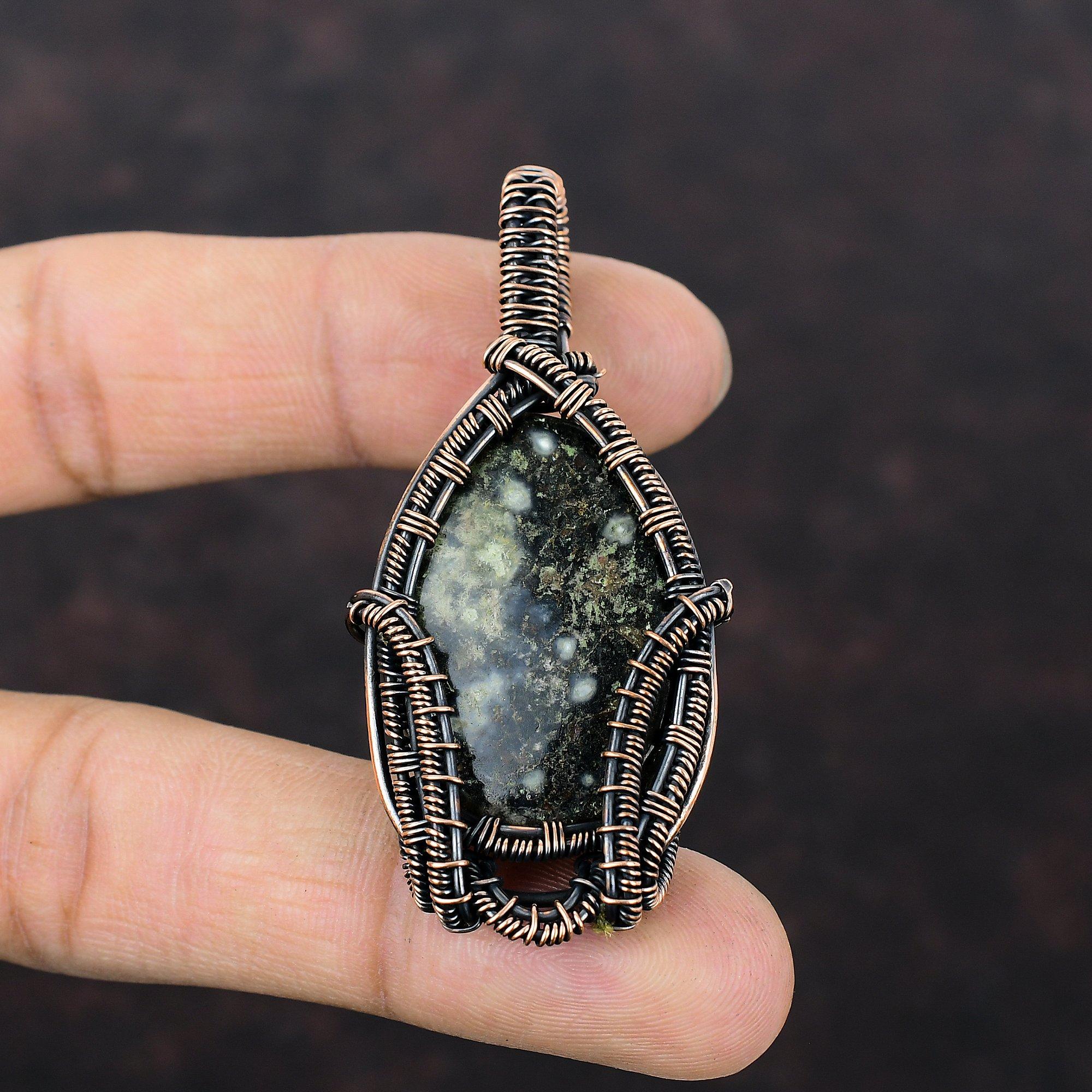 Подвеска Ocean Jasper, подвеска из медной проволоки, дизайнерская подвеска, ювелирное изделие из меди с драгоценными камнями, подвеска ручной работы из Ocean Jasper, ювелирное изделие в подарок для него
Подвеска Ocean Jasper, подвеска из медной проволоки, дизайнерская подвеска, ювелирное изделие из меди с драгоценными камнями, подвеска ручной работы из Ocean Jasper, ювелирное изделие в подарок для него