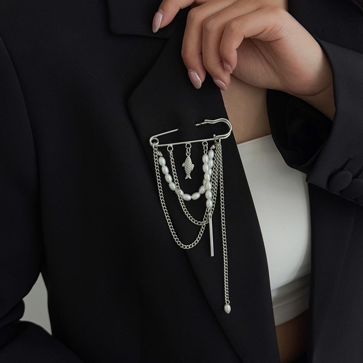 Personalized and Fashionable Small Snake Shaped Fish Rivet Tassel Women s Brooch Creative Multi-layer Chain Decoration жовтий
Personalized and Fashionable Small Snake Shaped Fish Rivet Tassel Women s Brooch Creative Multi-layer Chain Decoration жовтий