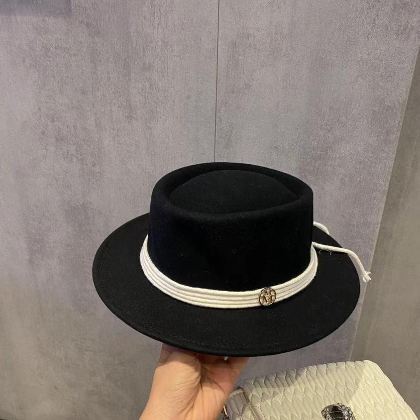 White woolen flat-brimmed hat children s British autumn and winter retro basin hat French elegant jazz flat-top top top hat Adjustable чёрный
White woolen flat-brimmed hat children s British autumn and winter retro basin hat French elegant jazz flat-top top top hat Adjustable чёрный