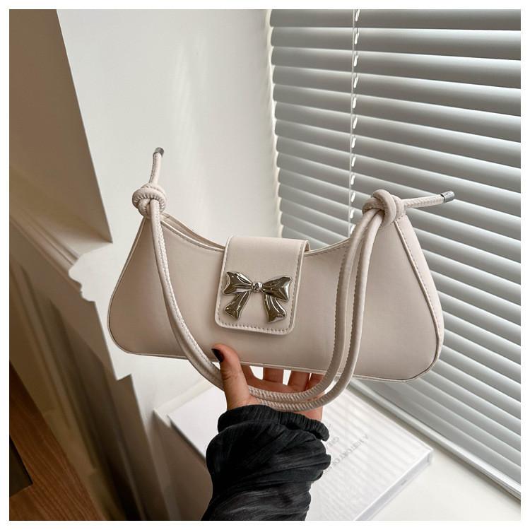Stylish White Pu Shoulder Bag For Casual Everyday Use With Cute Bow Design
Stylish White Pu Shoulder Bag For Casual Everyday Use With Cute Bow Design