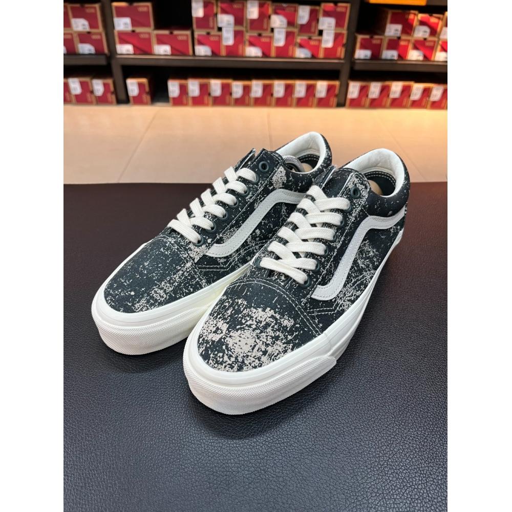 Кроссовки Barnes Unisex Old School 36 Old Skool 36 Sandblast Green Vn000ct92ln charcoal/220
Кроссовки Barnes Unisex Old School 36 Old Skool 36 Sandblast Green Vn000ct92ln charcoal/220