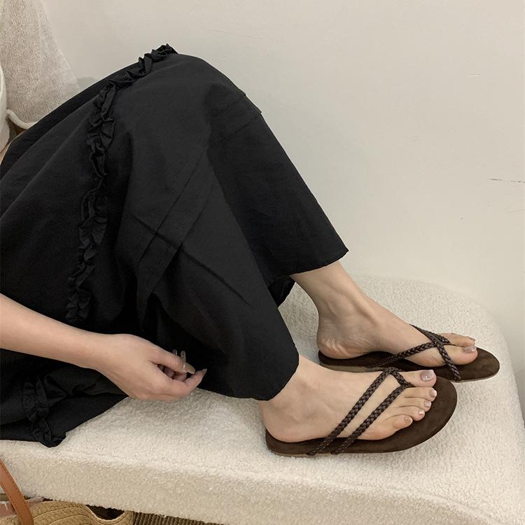 Soft bottom beach flip-flops women s outer wear high sense summer flat bottom non-slip fashion toe cool slippers tide 35
Soft bottom beach flip-flops women s outer wear high sense summer flat bottom non-slip fashion toe cool slippers tide 35