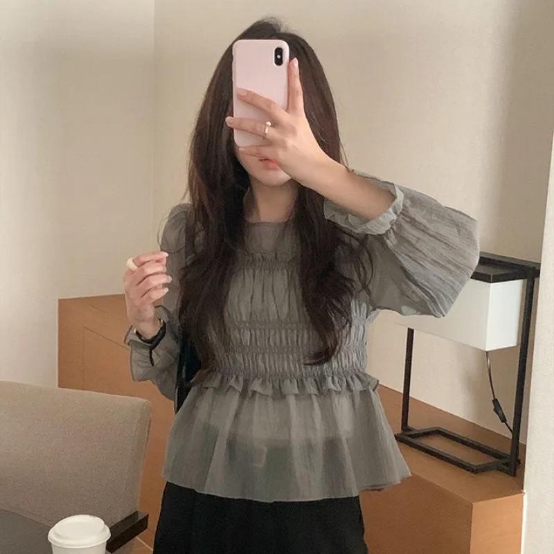 Spring 2026 Korean Style Chiffon Top with Ruffle Pleats and Slimming Lotus Leaf Sleeves One Size сірий колір
Spring 2026 Korean Style Chiffon Top with Ruffle Pleats and Slimming Lotus Leaf Sleeves One Size сірий колір