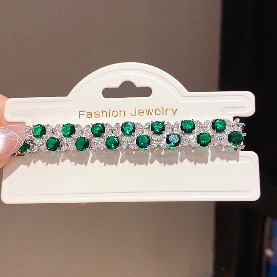 Zircon Double Layer Flower Bracelet For Women With Elegant Floral Design Gift For Her
Zircon Double Layer Flower Bracelet For Women With Elegant Floral Design Gift For Her