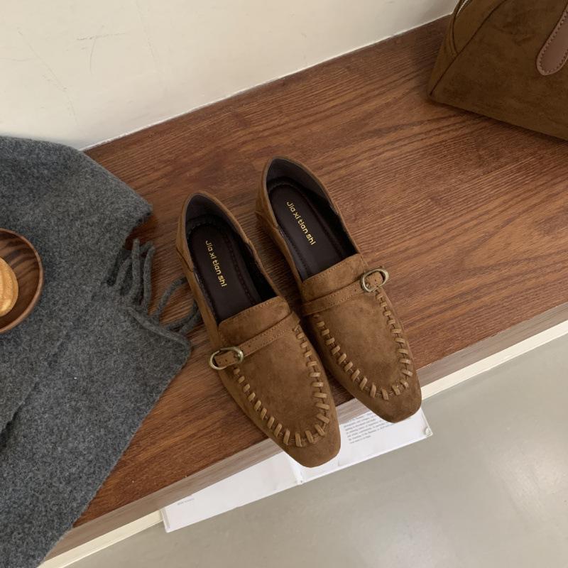 Retro square head Mary Jane shoes women s inner height-increasing single shoes 2025 new niche lazy soft-soled suede loafers 39 коричневый
Retro square head Mary Jane shoes women s inner height-increasing single shoes 2025 new niche lazy soft-soled suede loafers 39 коричневый