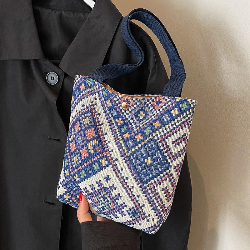Ethnic Style Handbag Female Fashion Retro Hand Carrying Bucket Canvas Bag Going Out Versatile Hand Carrying Change Bag чорний
Ethnic Style Handbag Female Fashion Retro Hand Carrying Bucket Canvas Bag Going Out Versatile Hand Carrying Change Bag чорний