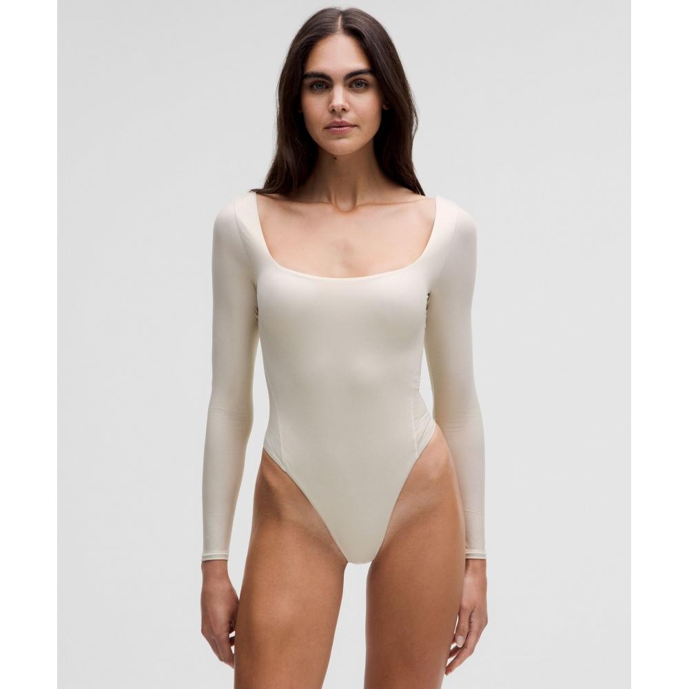 Lululemon Wundermost Ultra Soft Nulu Square Neck Long Sleeve Bodysuit Shine Luxe Shine Foil Print Bone XS
Lululemon Wundermost Ultra Soft Nulu Square Neck Long Sleeve Bodysuit Shine Luxe Shine Foil Print Bone XS