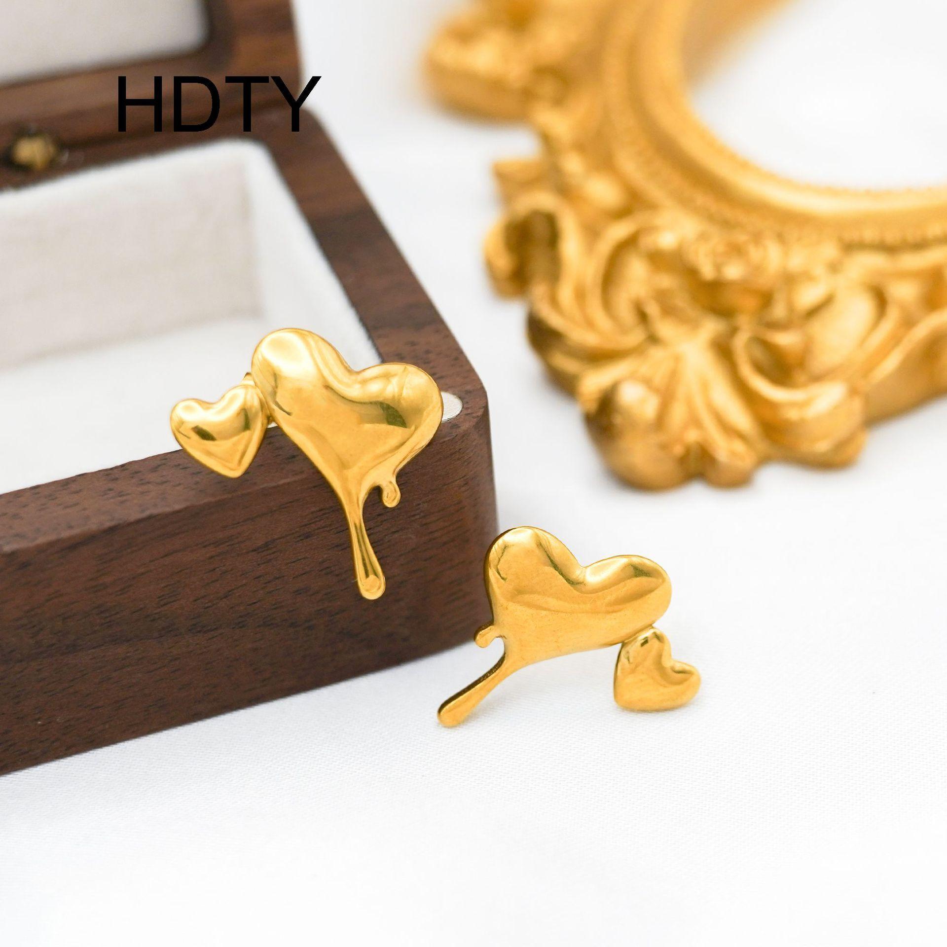 Simple and fashionable niche design liquid love Japanese earrings summer high-end titanium steel plated 18k gold earrings золотой
Simple and fashionable niche design liquid love Japanese earrings summer high-end titanium steel plated 18k gold earrings золотой
