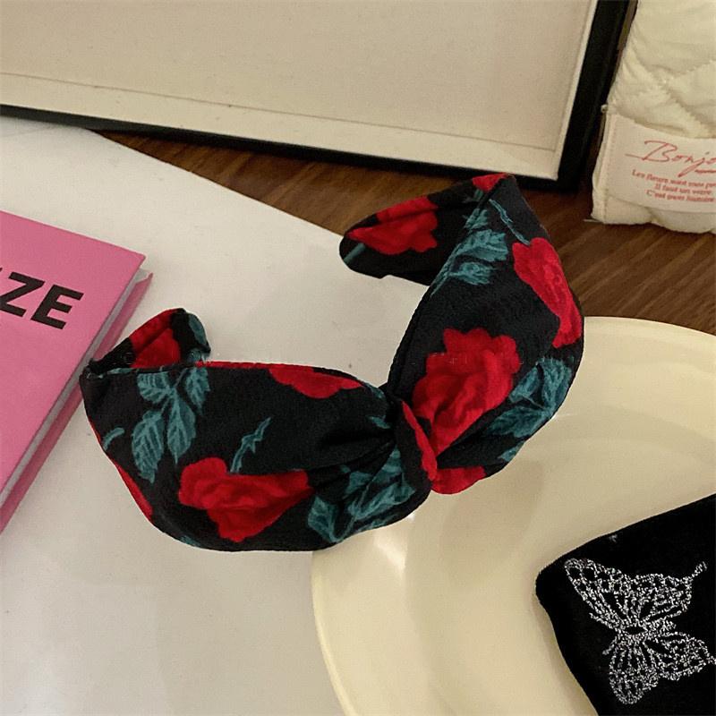 Красивые женские повязки на голову из ткани с принтом роз, с широким краем и узлом-крестом сверху, для леди и девочек, повседневные, для вечеринок
Красивые женские повязки на голову из ткани с принтом роз, с широким краем и узлом-крестом сверху, для леди и девочек, повседневные, для вечеринок