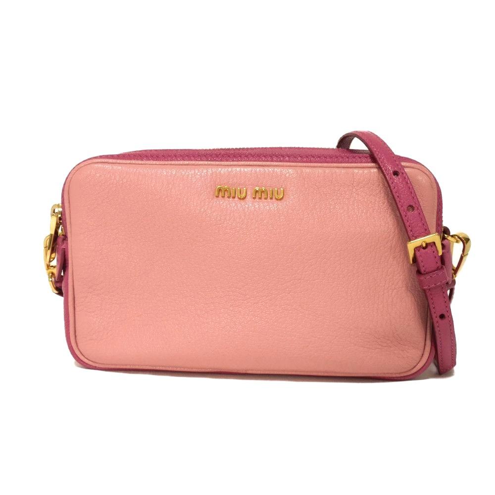 Used Madras Pochette RT539C 2AJB F00GR 7921 Goat Leather Double Zipper with Rosa Peonia Two-Tone Logo and Metallic
Used Madras Pochette RT539C 2AJB F00GR 7921 Goat Leather Double Zipper with Rosa Peonia Two-Tone Logo and Metallic