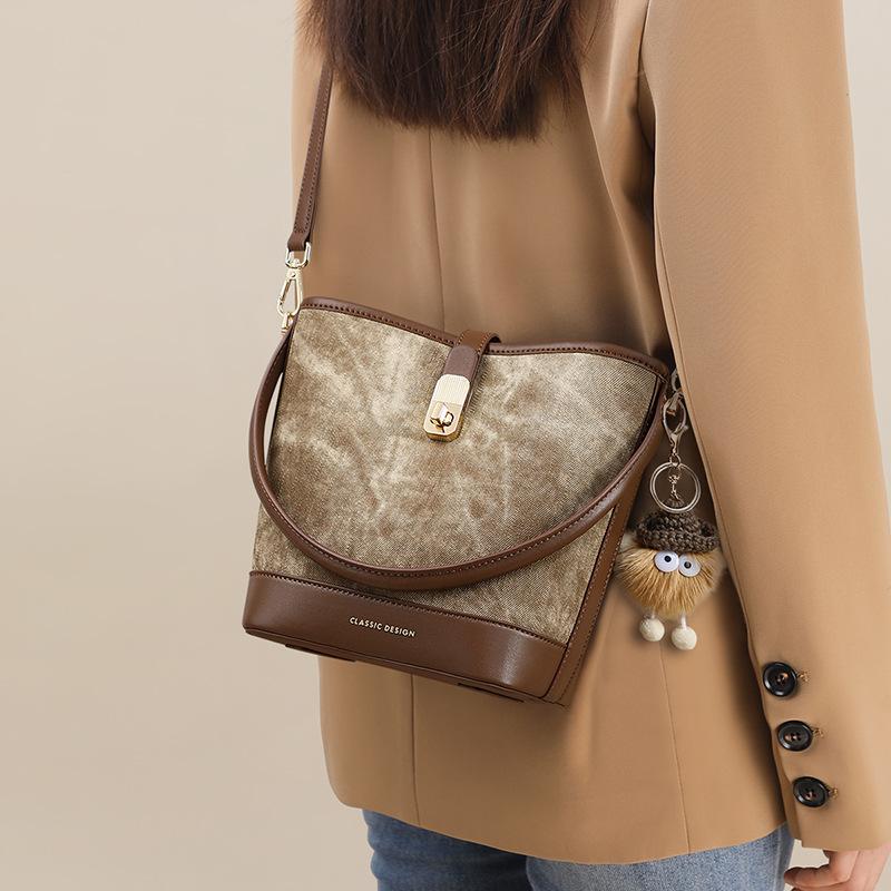 Bag new autumn and winter women s bag bucket bag messenger bag niche design advanced sense retro small bag to work
Bag new autumn and winter women s bag bucket bag messenger bag niche design advanced sense retro small bag to work