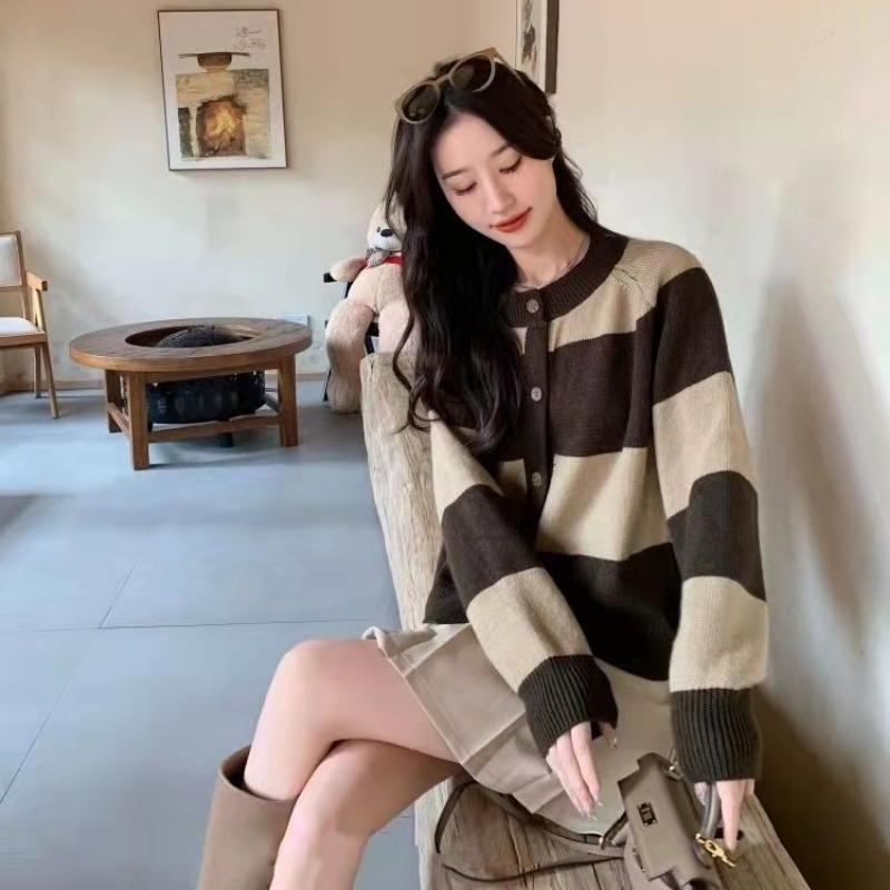Контрастный винтажный полосатый вязаный кардиган с длинными рукавами и круглым вырезом, весенний стиль, универсальный корейский свободный свитер, женское пальто One Size темно-коричневого
Контрастный винтажный полосатый вязаный кардиган с длинными рукавами и круглым вырезом, весенний стиль, универсальный корейский свободный свитер, женское пальто One Size темно-коричневого