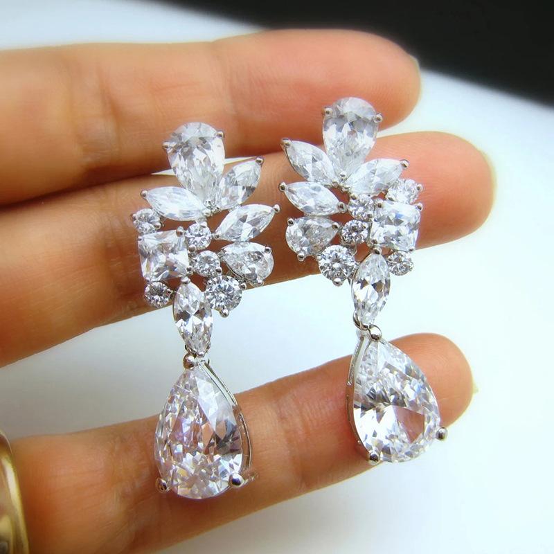 Exquisite Design Sense 2026 New Earrings Short Style Elegant Water Drop for Bride s Wedding
Exquisite Design Sense 2026 New Earrings Short Style Elegant Water Drop for Bride s Wedding