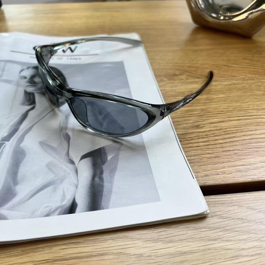 Punk Stylish Outdoor Sunglasses High Quality Bicycling Fishing gentlemen Sun Glass European American Woman Sunglasses
Punk Stylish Outdoor Sunglasses High Quality Bicycling Fishing gentlemen Sun Glass European American Woman Sunglasses