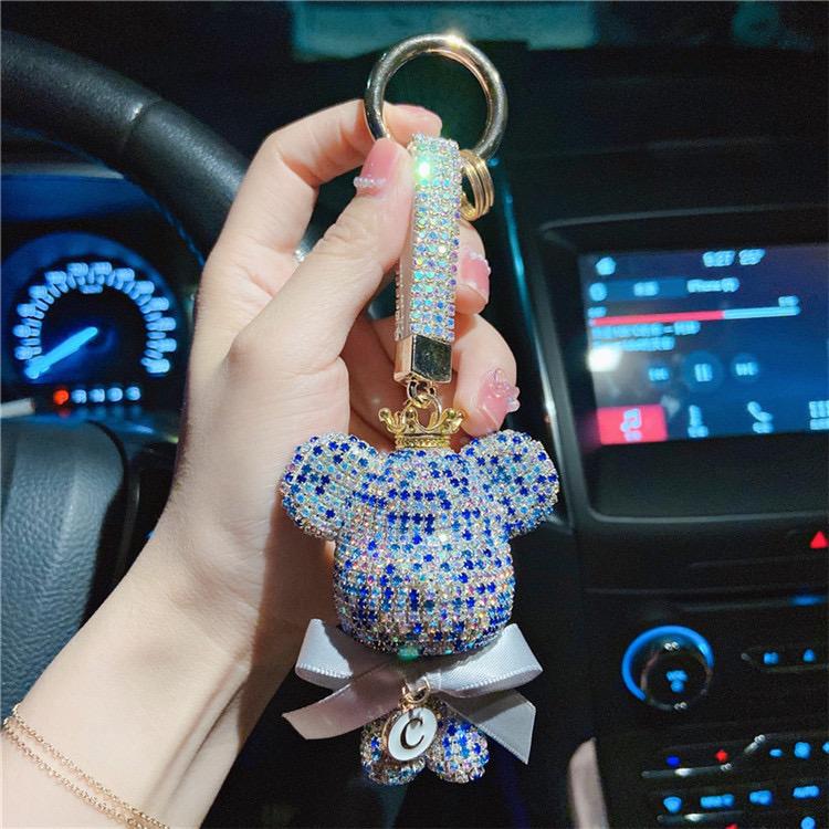 Fashion Full Rhinestone Big bBear Car Key Chain Cute Doll Creative Name Letters to Develop Bag Pendants. синій
Fashion Full Rhinestone Big bBear Car Key Chain Cute Doll Creative Name Letters to Develop Bag Pendants. синій