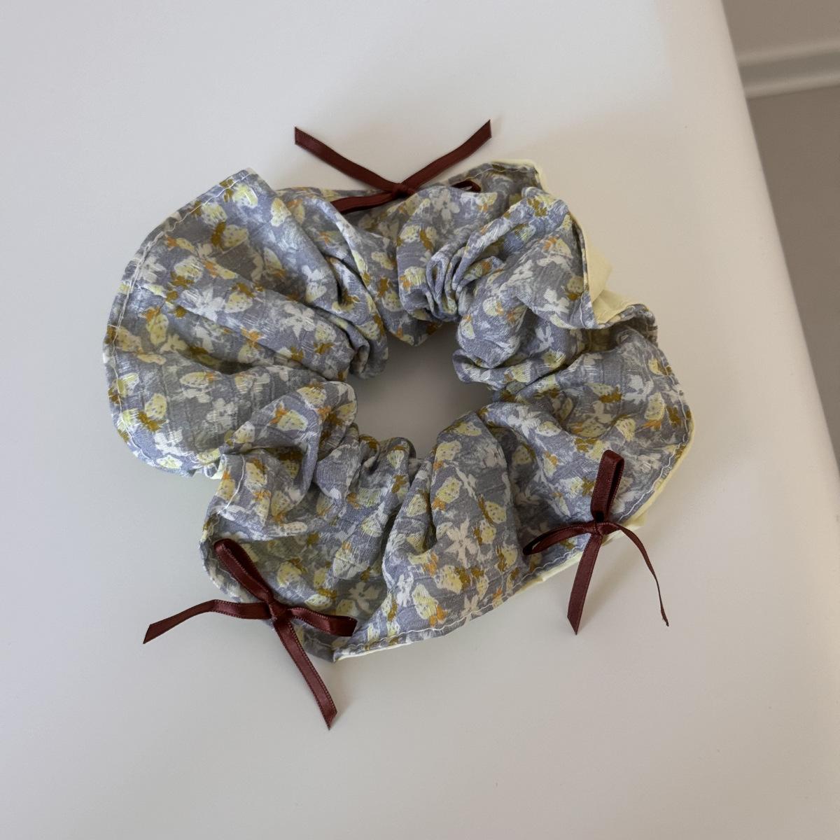 Корейская свежая клубника цветочная резинка для волос для толстого кишечника женская в студенческом стиле супер фея высокое качество нежные аксессуары новые
Корейская свежая клубника цветочная резинка для волос для толстого кишечника женская в студенческом стиле супер фея высокое качество нежные аксессуары новые