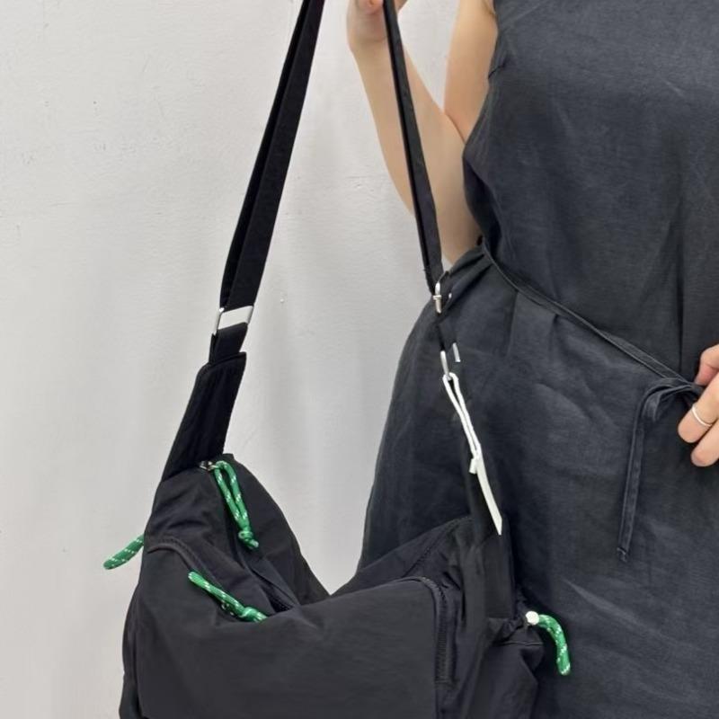 Large-capacity Commuting Dumpling Bag Casual Sports Crossbody Bag Simple and Versatile Messenger Bag світло-синій колір
Large-capacity Commuting Dumpling Bag Casual Sports Crossbody Bag Simple and Versatile Messenger Bag світло-синій колір