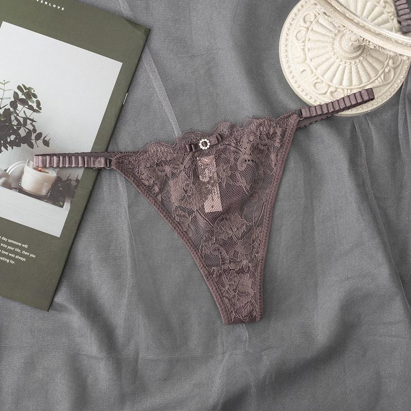 Sexy Lace T-Pants with Thin Straps, Low-Waist Transparent Thong for Women One Size (Up to 130 lbs)
Sexy Lace T-Pants with Thin Straps, Low-Waist Transparent Thong for Women One Size (Up to 130 lbs)
