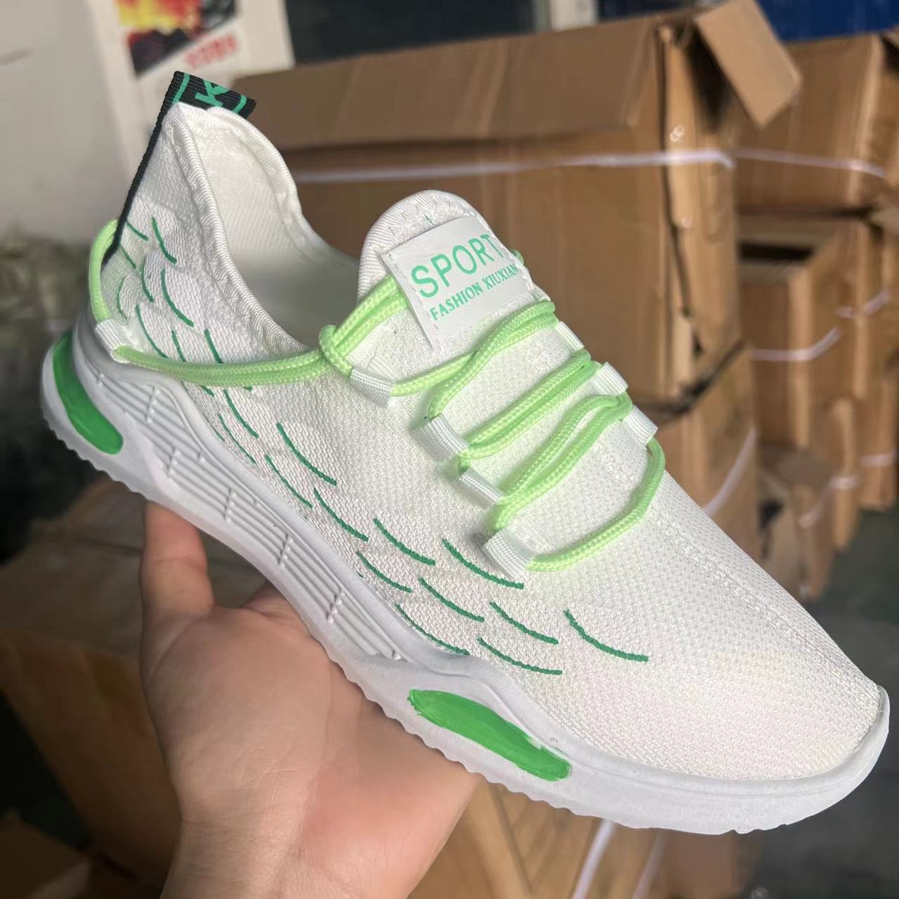 Spring new breathable casual sports shoes Korean version trend light fashion comfortable running shoes 44
Spring new breathable casual sports shoes Korean version trend light fashion comfortable running shoes 44