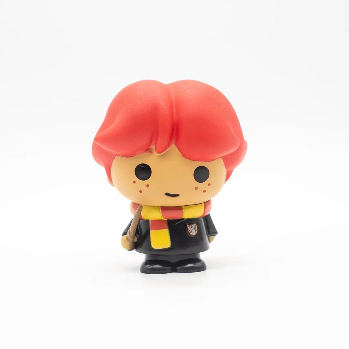 Фігурки Світу Чарівників Гаррі Поттера з колекцією паличок Герміона Грейнджер Рон Візлі Драко Мелфой Модель Іграшка Декор для столу Дитячі подарунки
Фігурки Світу Чарівників Гаррі Поттера з колекцією паличок Герміона Грейнджер Рон Візлі Драко Мелфой Модель Іграшка Декор для столу Дитячі подарунки