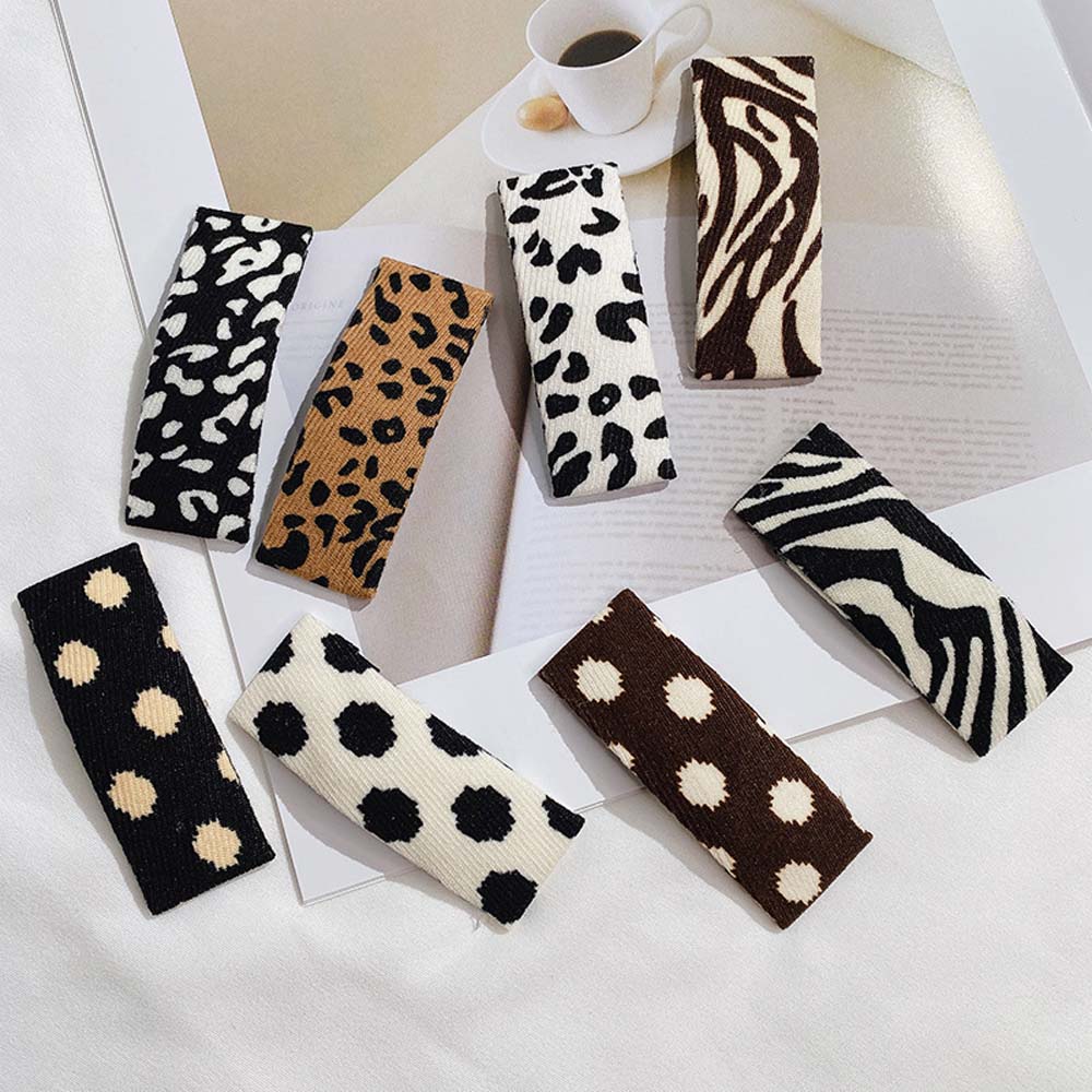 Wild Simple Stripe Girls Korean Cow Printed BB Clip Hair Accessories Leopard Hair Clip Fabric
Wild Simple Stripe Girls Korean Cow Printed BB Clip Hair Accessories Leopard Hair Clip Fabric