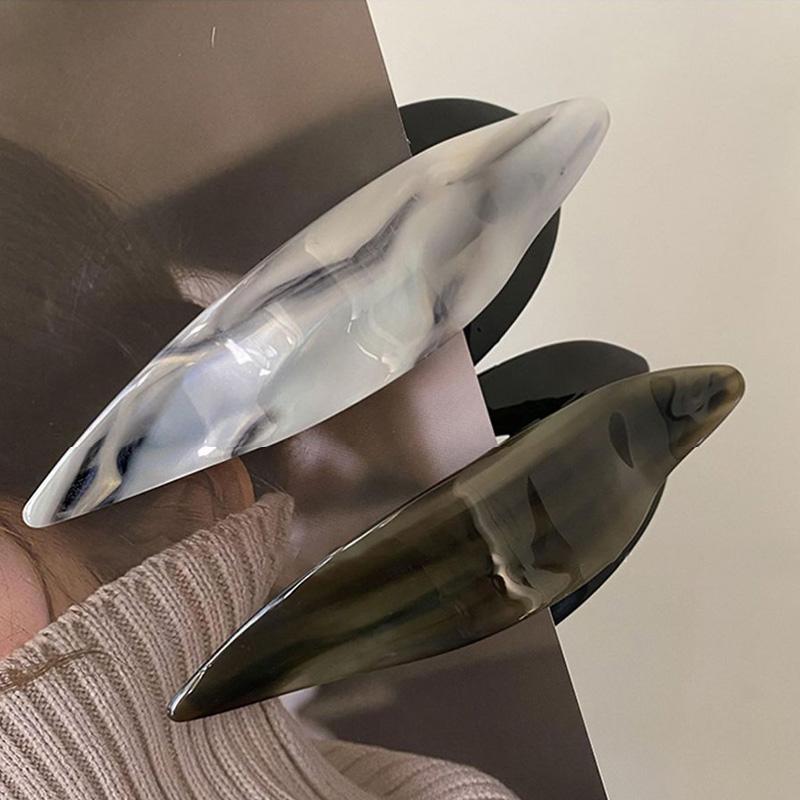 1pc Acetic Acid One Word Clip Female Swallowtail Hair Clip, Hairpin, Duck billed Clip, Large Rear Head Grip Clip
1pc Acetic Acid One Word Clip Female Swallowtail Hair Clip, Hairpin, Duck billed Clip, Large Rear Head Grip Clip