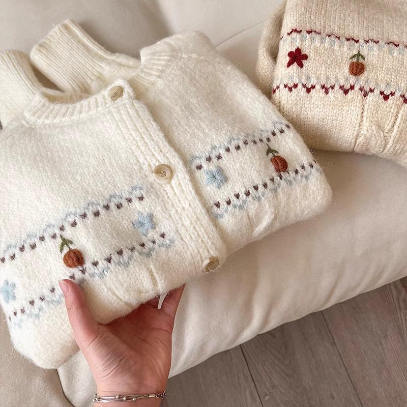 Women s Floral Embroidery Round Neck Sweater Cardigan for Spring & Autumn One Size
Women s Floral Embroidery Round Neck Sweater Cardigan for Spring & Autumn One Size