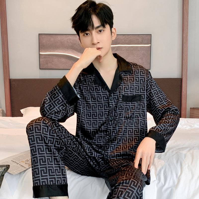 Men s Luxury Ice Silk Pajamas Set, Long-Sleeve, Lightweight, Loose-Fit, Plus Size, Spring/Summer. Men XL
Men s Luxury Ice Silk Pajamas Set, Long-Sleeve, Lightweight, Loose-Fit, Plus Size, Spring/Summer. Men XL