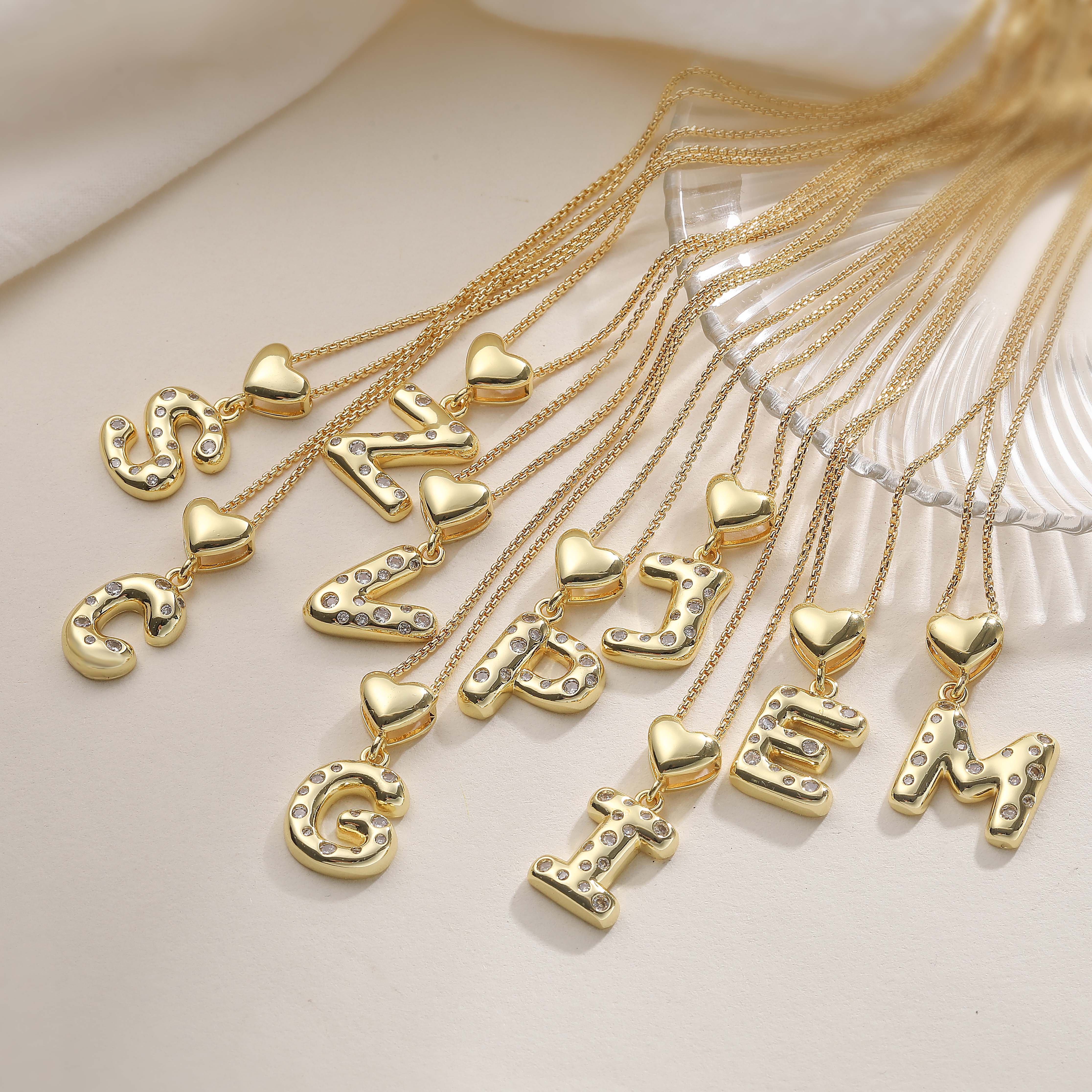 HECHENG,Heart-Shaped Bubble Letter A-Z Pendant Necklace Lucky Symbol Zircon Unisex Accessory 1-Piece Other золотистий
HECHENG,Heart-Shaped Bubble Letter A-Z Pendant Necklace Lucky Symbol Zircon Unisex Accessory 1-Piece Other золотистий
