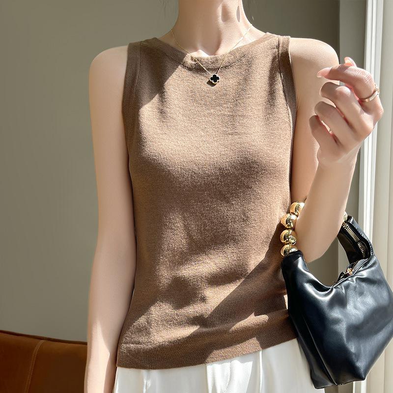 Minimalist Ladies Knit Wool Vest - Round Neck Pullover Camisole for Spring/Summer Small
Minimalist Ladies Knit Wool Vest - Round Neck Pullover Camisole for Spring/Summer Small