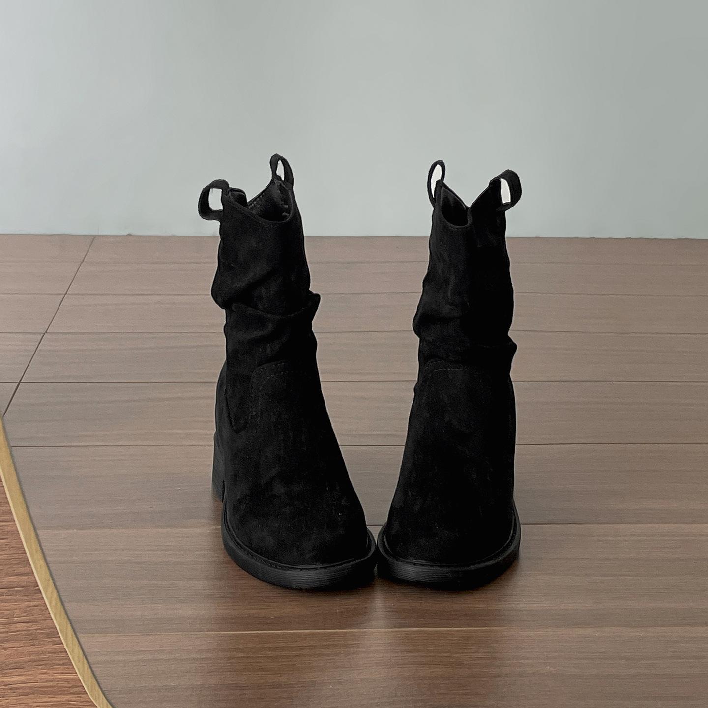 Queen Fan retro British style thick heel short boots women s 2025 new autumn high-end feeling with skirt stacking boots 34 чёрный
Queen Fan retro British style thick heel short boots women s 2025 new autumn high-end feeling with skirt stacking boots 34 чёрный