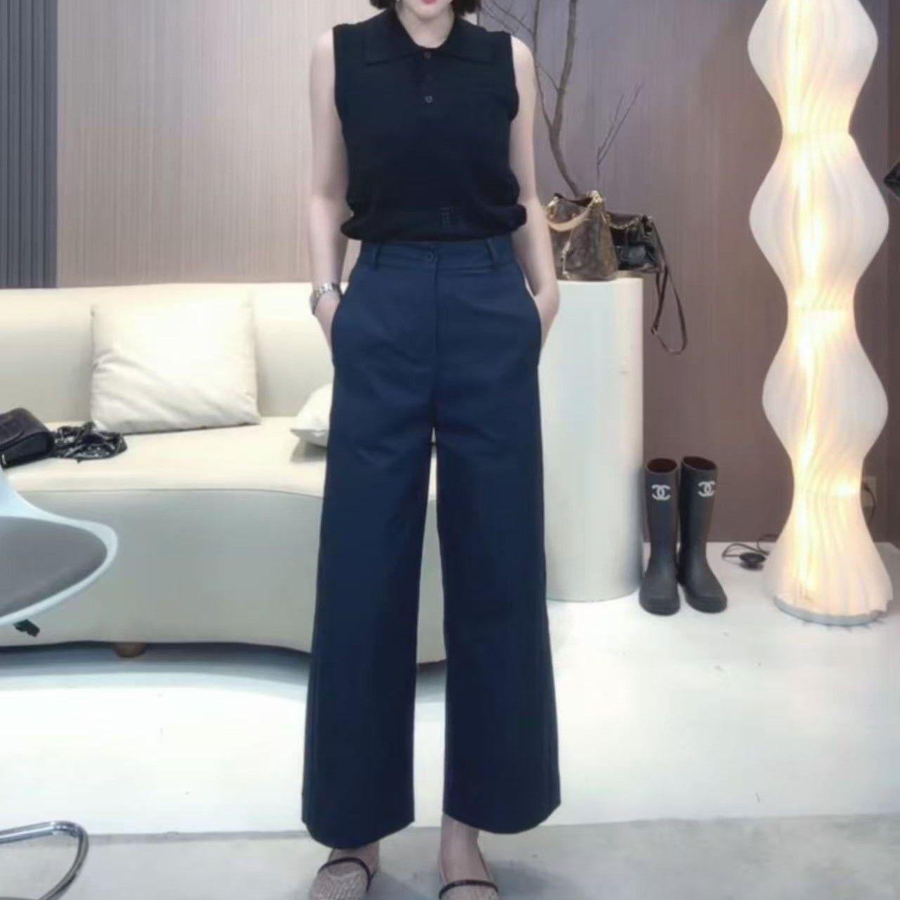 Slim-Fit High-Waisted Wide-Leg Summer Pants 2XL (Recommended for 129-140 pounds) темно-синього кольору
Slim-Fit High-Waisted Wide-Leg Summer Pants 2XL (Recommended for 129-140 pounds) темно-синього кольору