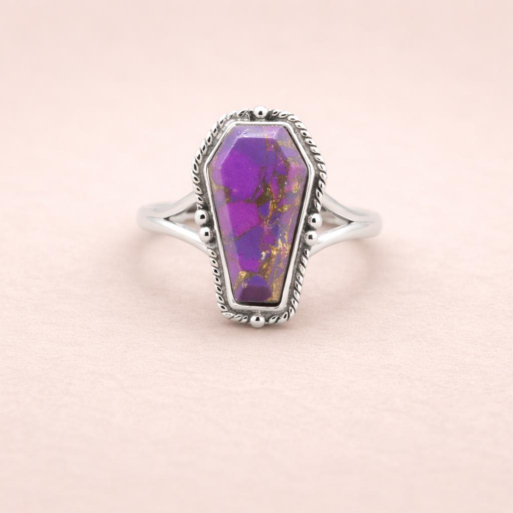 Purple Copper Turquoise Ring 925 Sterling Silver, Coffin Statement Ring, Handmade Boho Gothic Gemstone Ring 5 серебряный
Purple Copper Turquoise Ring 925 Sterling Silver, Coffin Statement Ring, Handmade Boho Gothic Gemstone Ring 5 серебряный