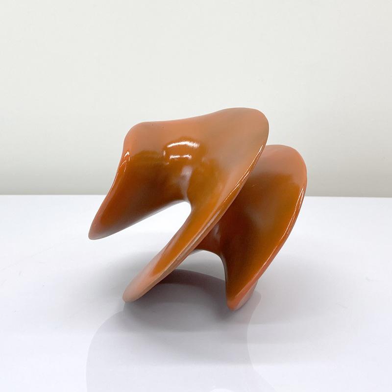 Современные простые белые фигурные вращающиеся витые настольные украшения модель дома офис продаж кабинет мягкие украшения