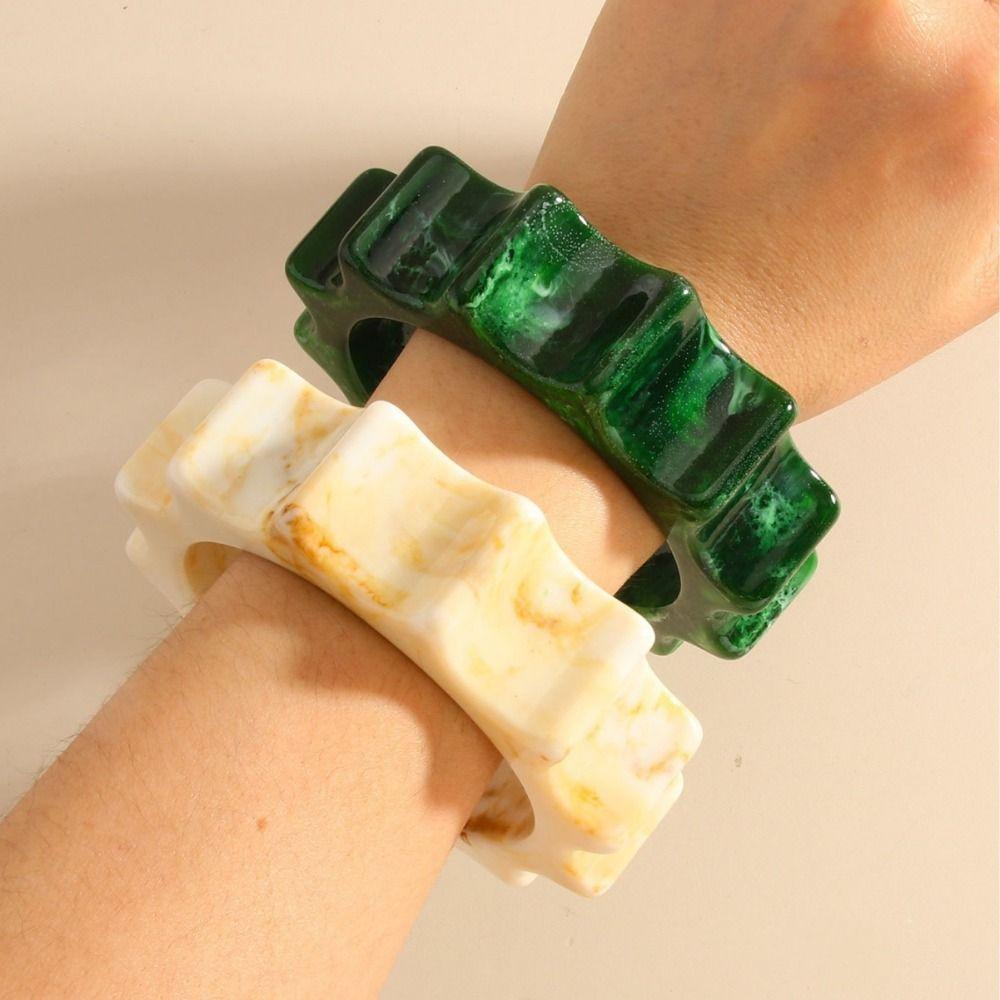 Wave Chunky Bracelets Square Retro Hand Ring Creative Wide Resin Bracelet Bangles Gifts Gear-Green
Wave Chunky Bracelets Square Retro Hand Ring Creative Wide Resin Bracelet Bangles Gifts Gear-Green
