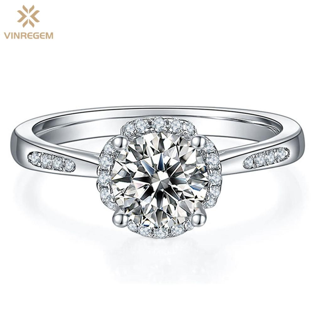 Vinregem Eternity, 100% серебро 925 пробы, VVS1, 1 карат, цвет D, настоящий муассанит с бриллиантом, свадебное обручальное ювелирное изделие, женское кольцо, подарок на годовщину US 4.5-1CT белый
Vinregem Eternity, 100% серебро 925 пробы, VVS1, 1 карат, цвет D, настоящий муассанит с бриллиантом, свадебное обручальное ювелирное изделие, женское кольцо, подарок на годовщину US 4.5-1CT белый